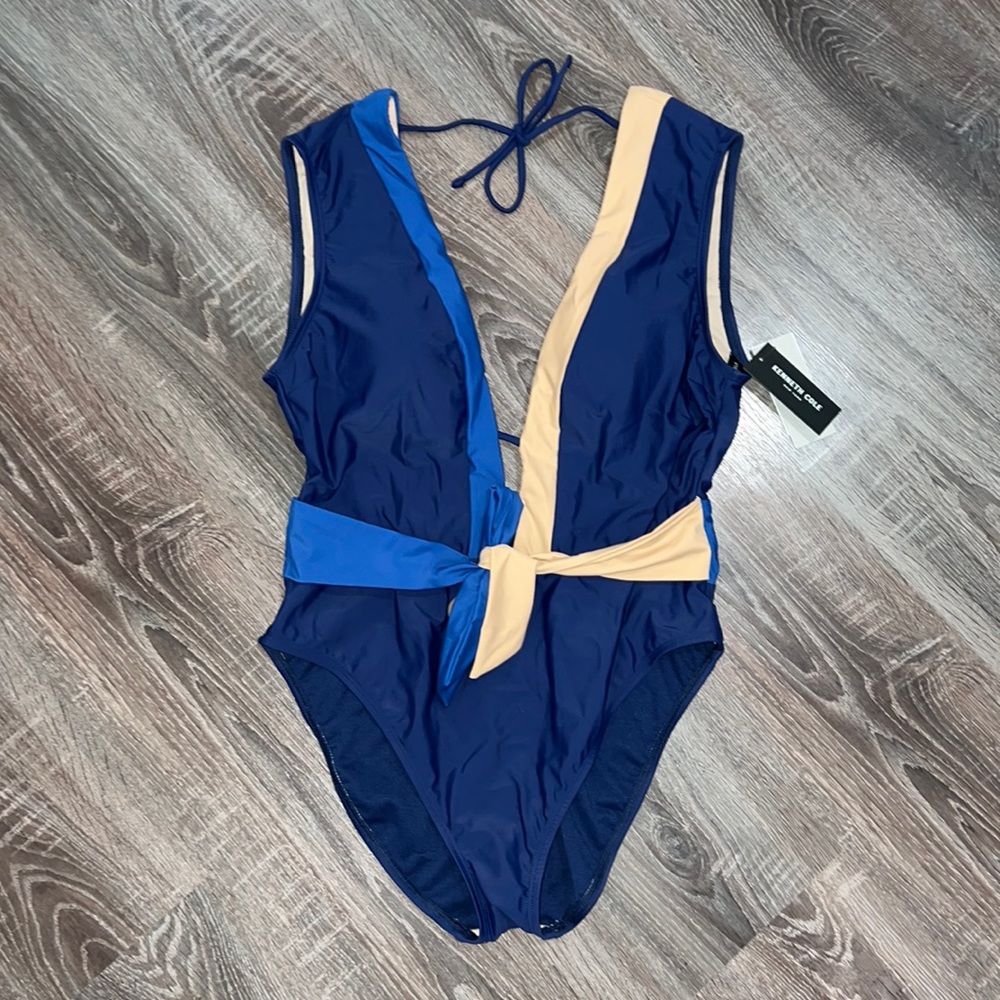 Kenneth Cole tummy toner 1pc. Swimwear